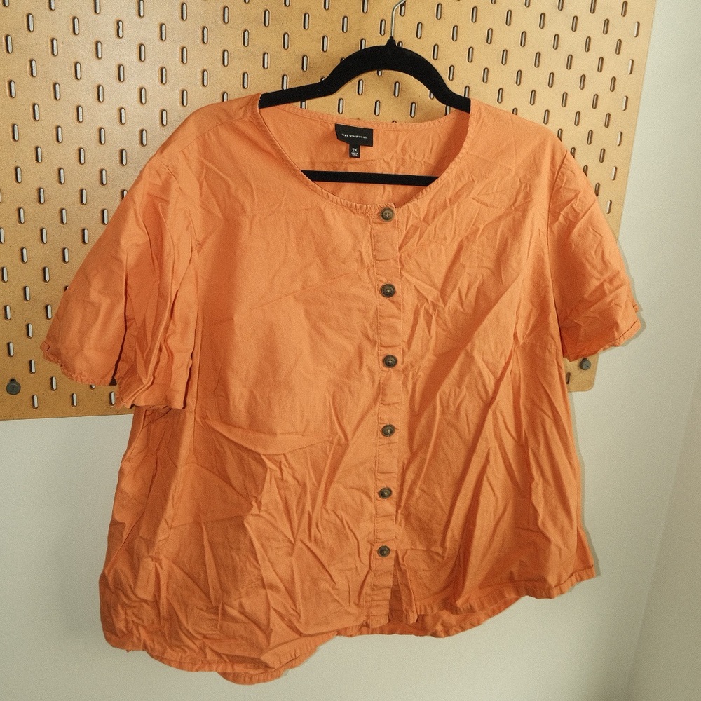 Who What Wear orange cotton button up shift top with flared sleeves. Size 2x